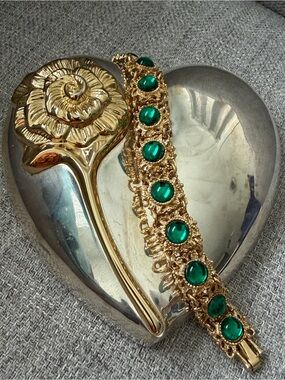 Ornate Emerald Green Cabochons Bracelet